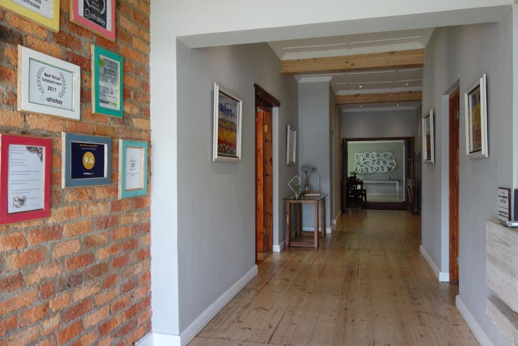 Two Fat Owls Guesthouse photo