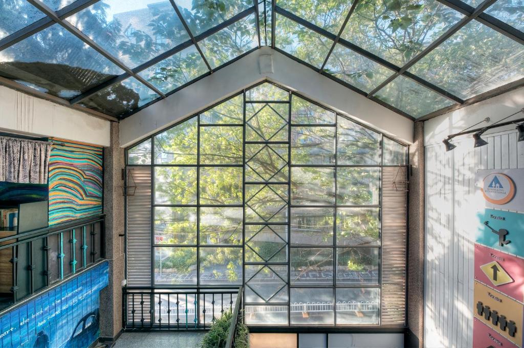 Upland Hostel Exterior