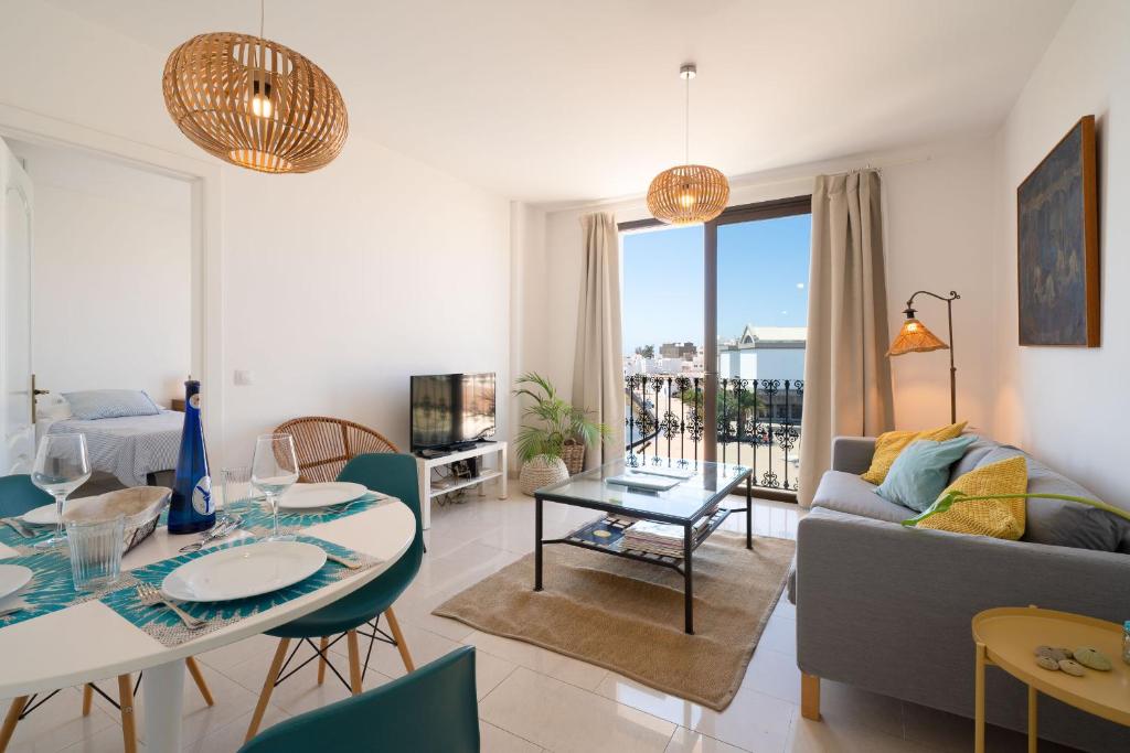 Living El Charco-central location - 3