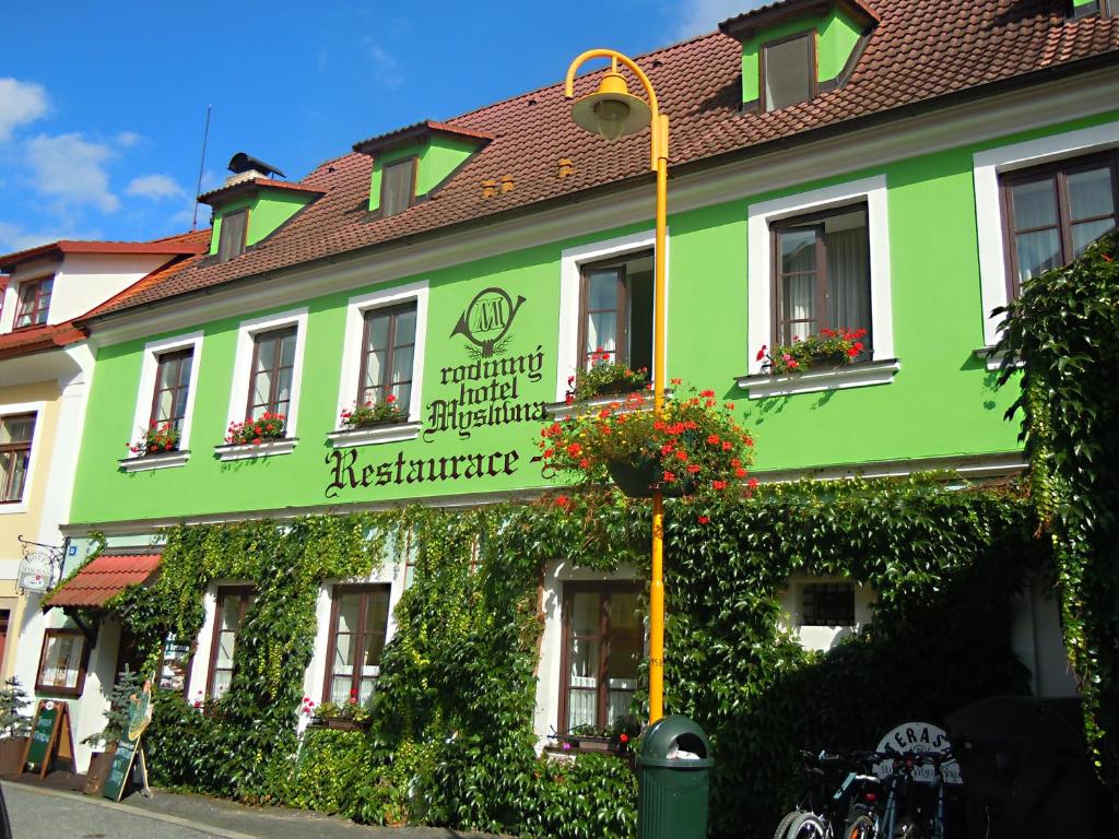 Rodinny hotel Myslivna — Hotel in Trebon