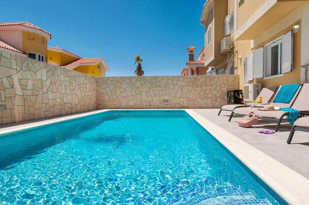 Curie with Pool by VillaGranCanaria - 2
