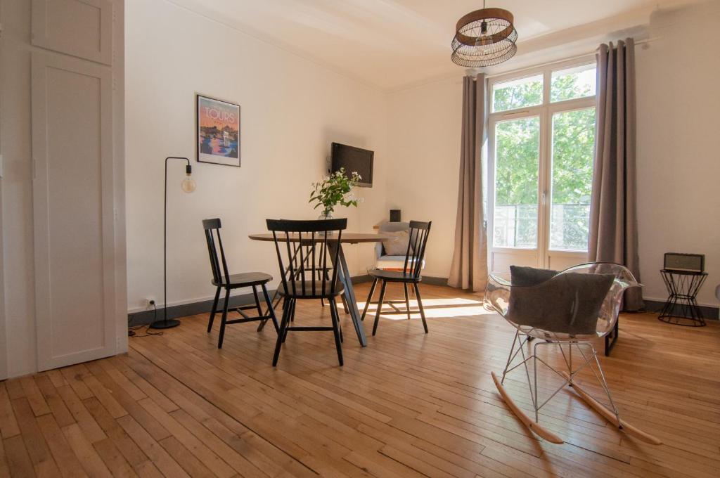 Bel appartement Tours Centre 2 chambres, 6 pers "Pied-à-Tours" - 1