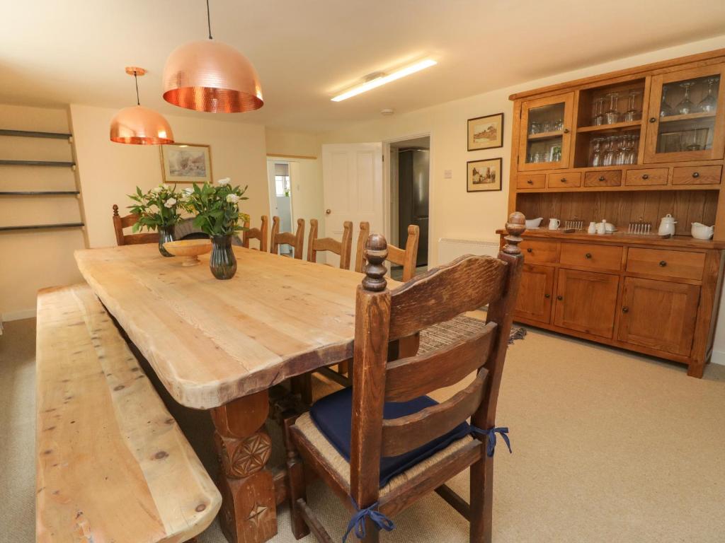9 Copes Gardens, Truro photo 8