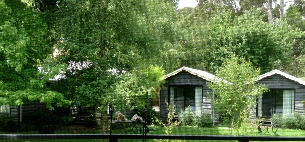 Crossways Country Inn photo