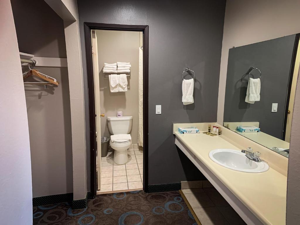 Ventura Grand Inn photo