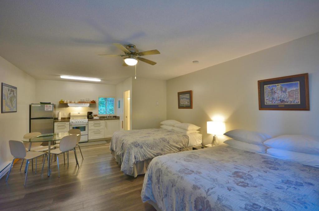 Pender Harbour Resort & Marina photo