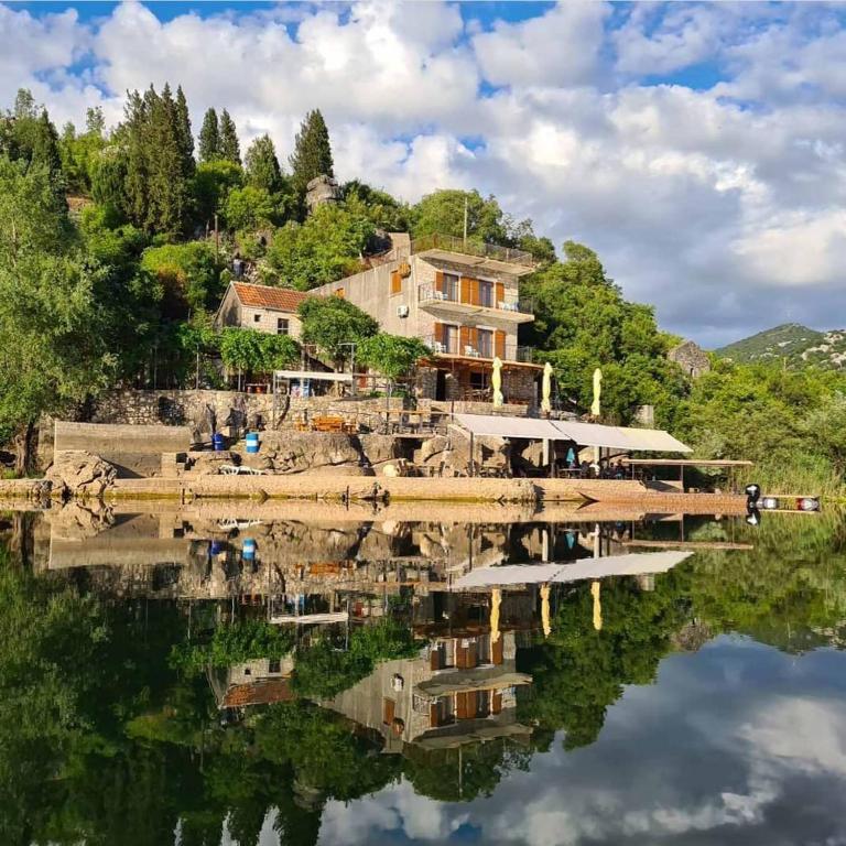 Suncane Terase Karuc — Hotel in Kamenari