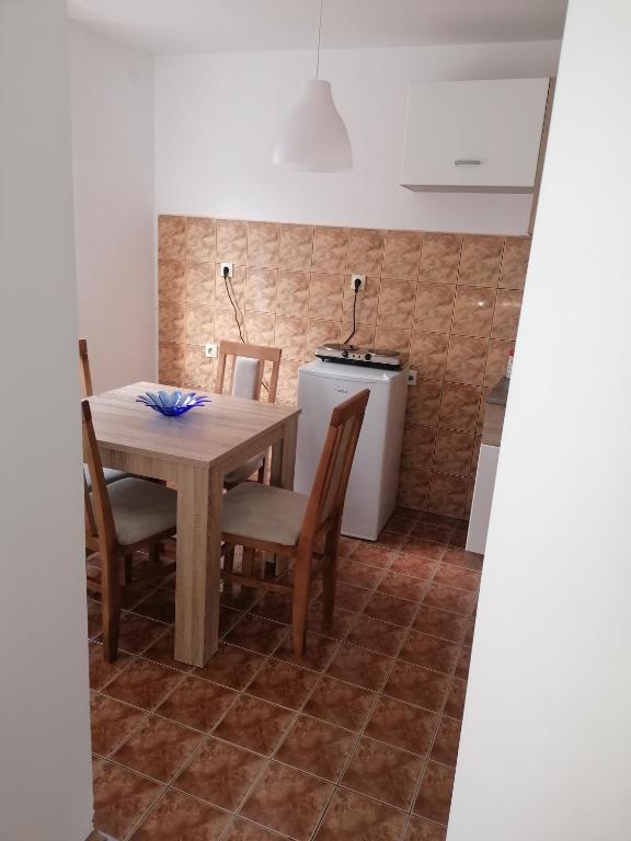 Apartman Banjica 1 - 4