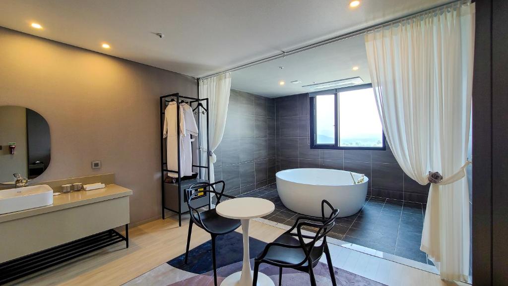 HOTEL OHEVDAY photo