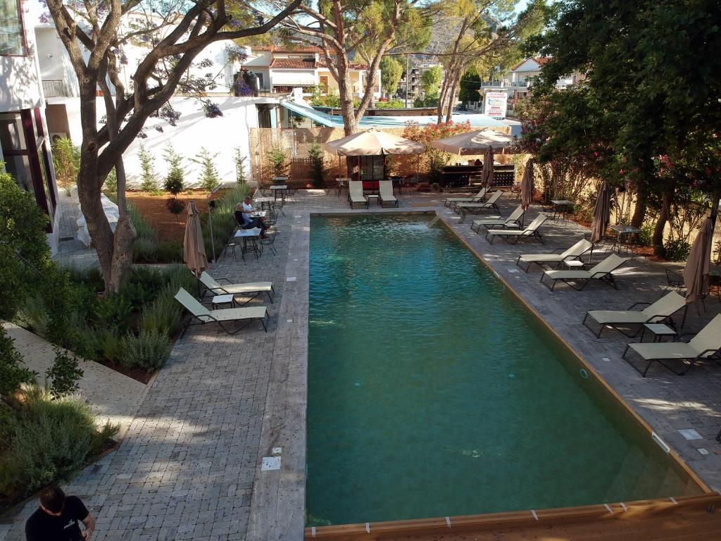 スイミングプール