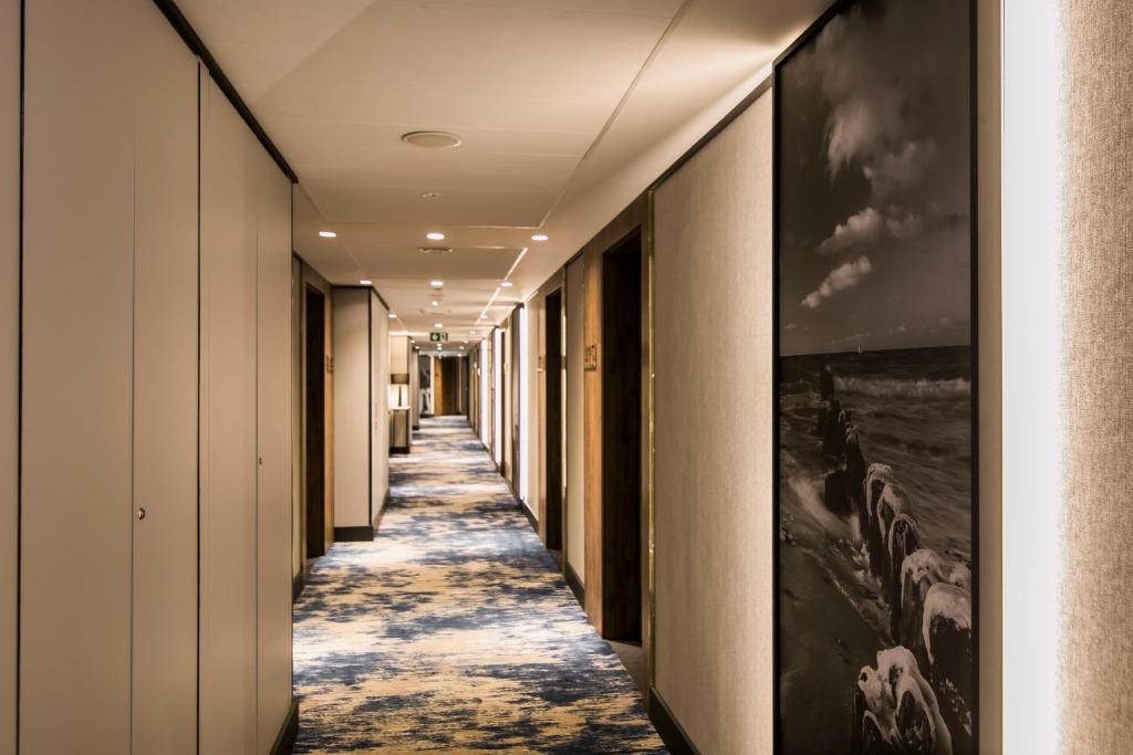 フロント・ロビー