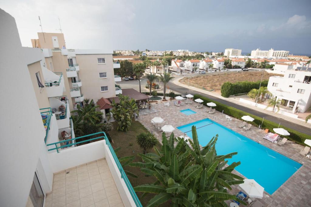 DebbieXenia Hotel Apartments photo