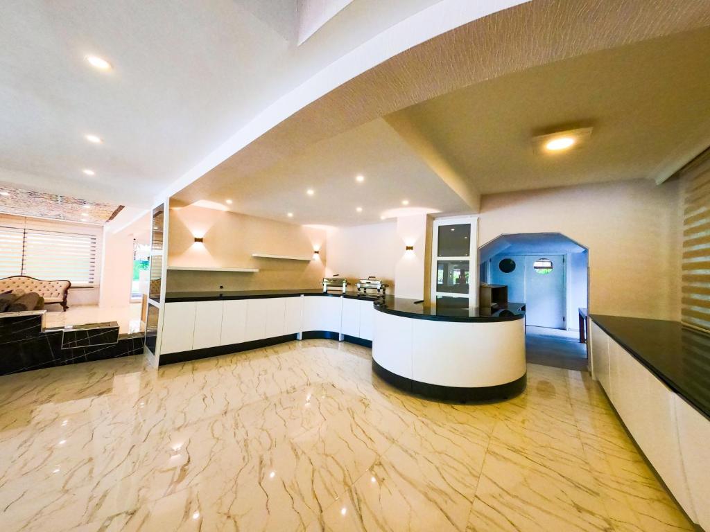 Bir Hotel photo