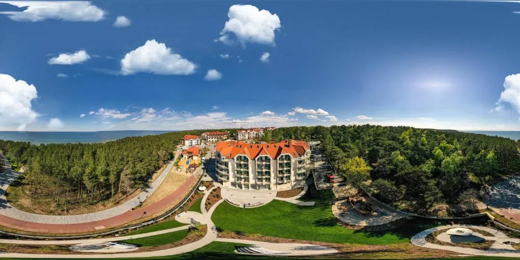 Hotel White，位于库瑞尼卡慕斯卡的酒店