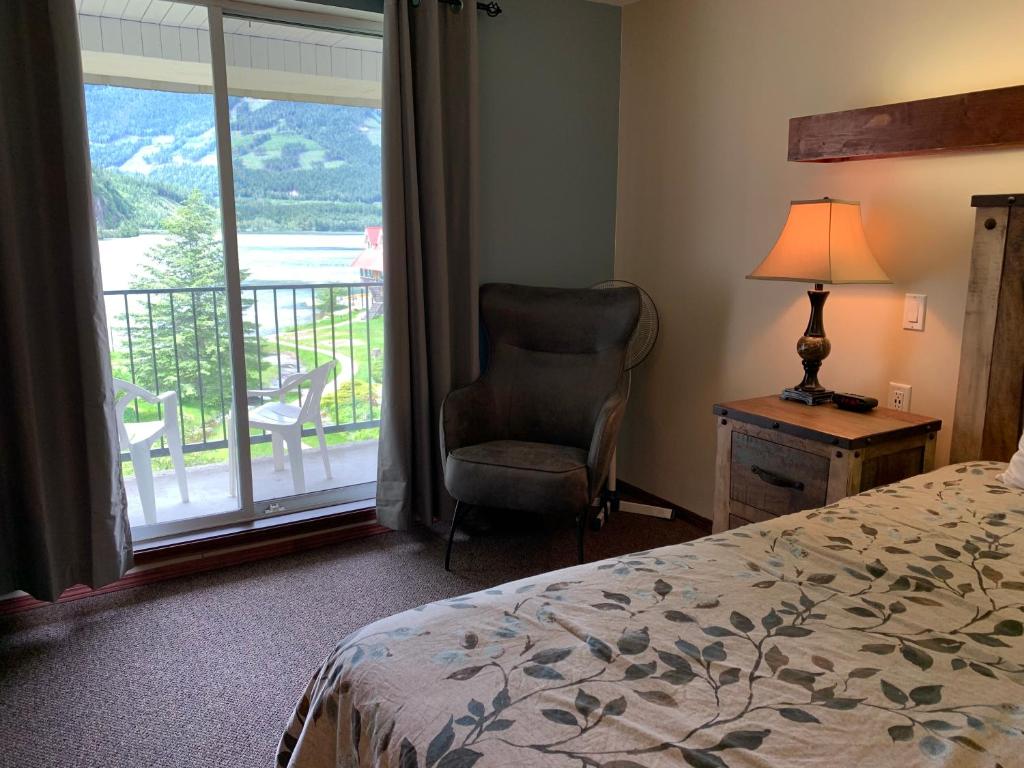 Three Valley Lake Chateau photo