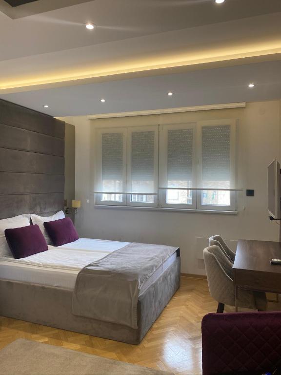 Aria Royal apartment photo