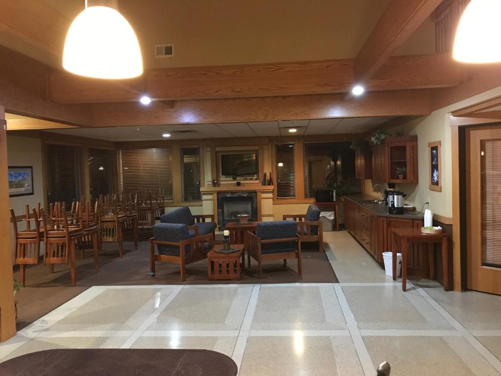 Prairie Inn Holmen La Crosse Area — Hotel in Holmen