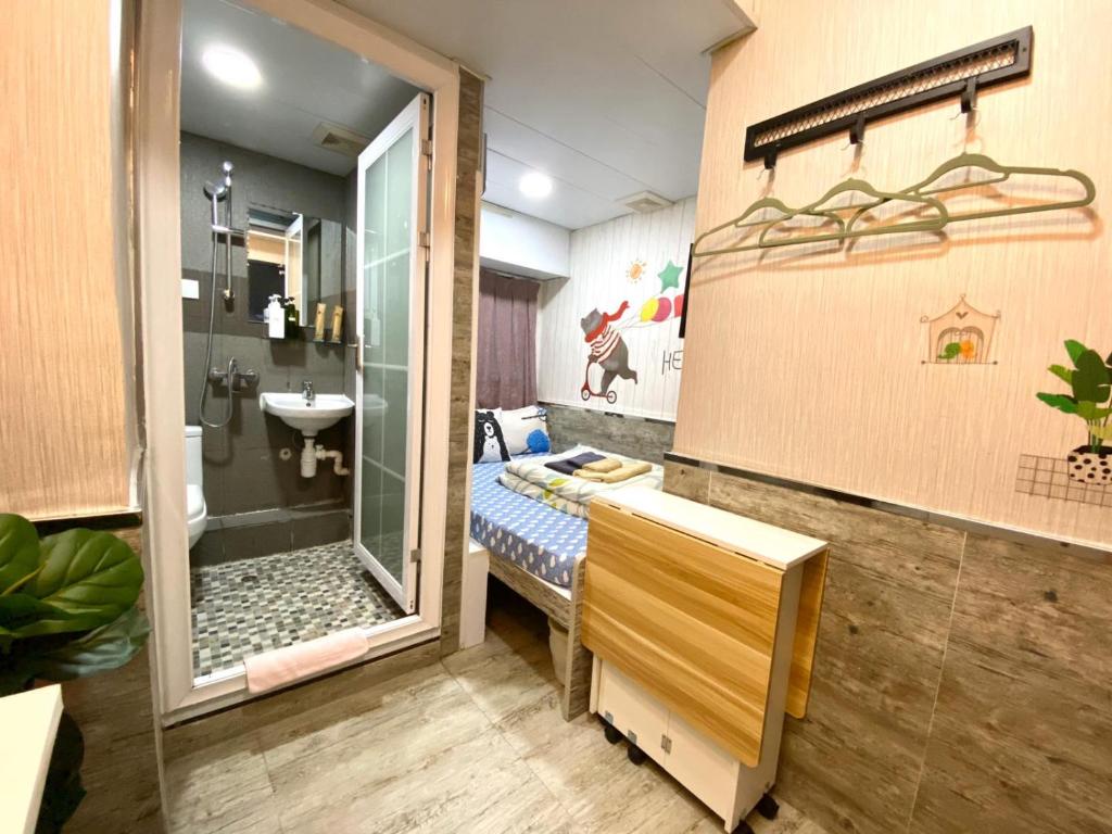 Hong Kong Hostel (Tsim Sha Tsui Mansion) photo