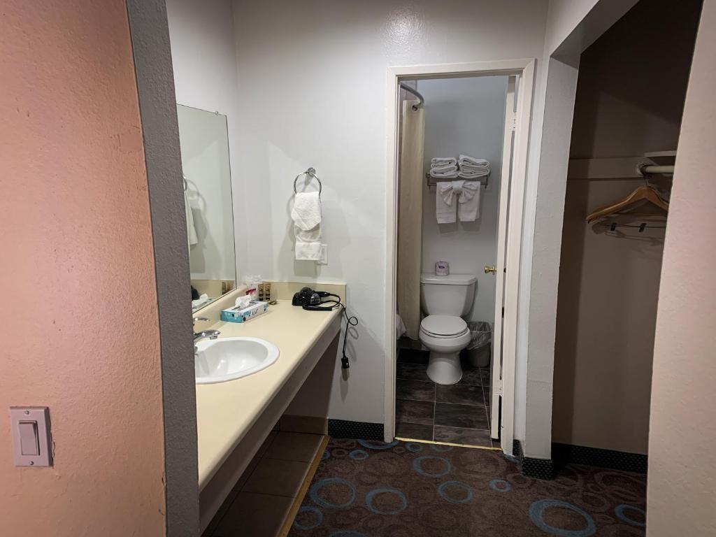 Ventura Grand Inn photo