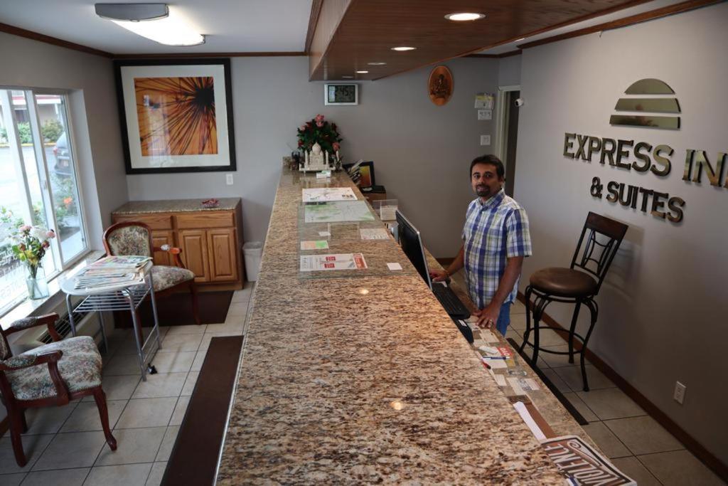 Express Inn & Suites Eugene photo