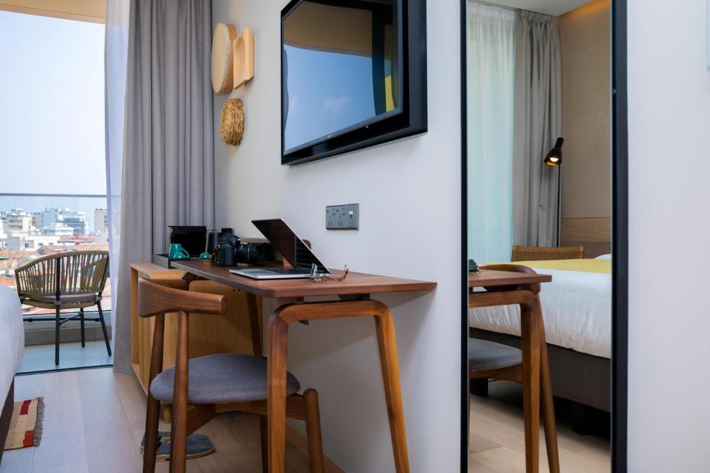 Hotel Indigo Larnaca photo