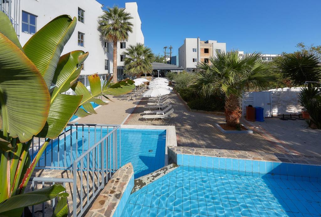Pollis Hotel photo