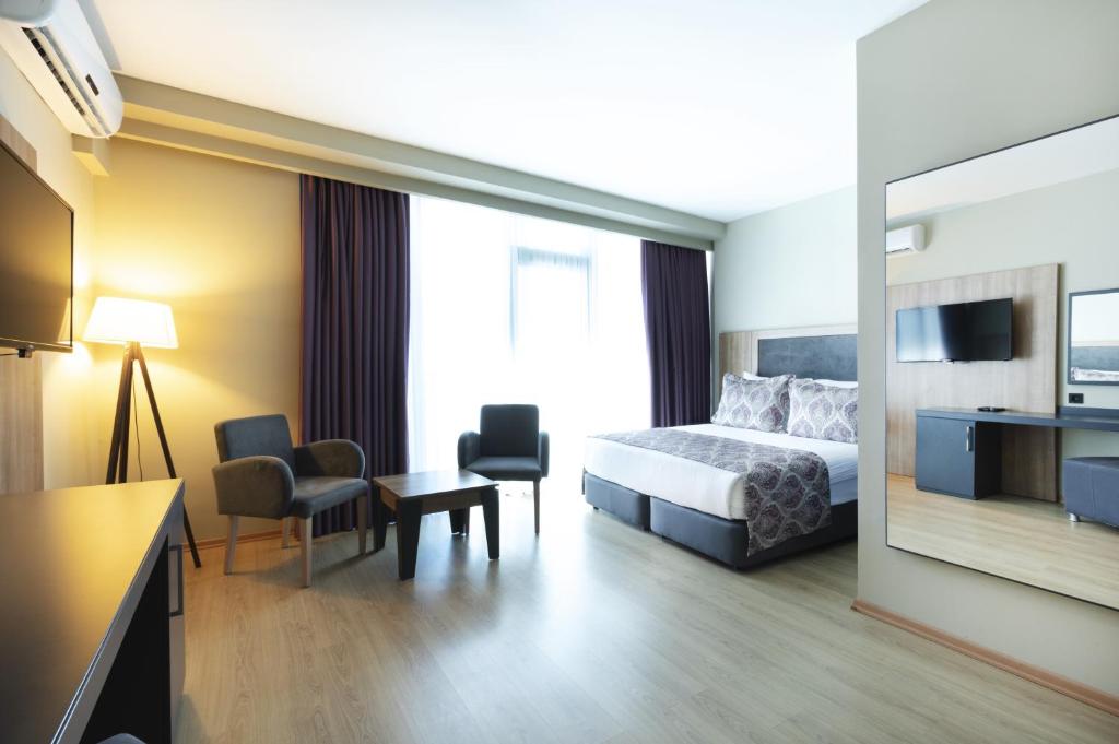 Euphoria Apartments photo