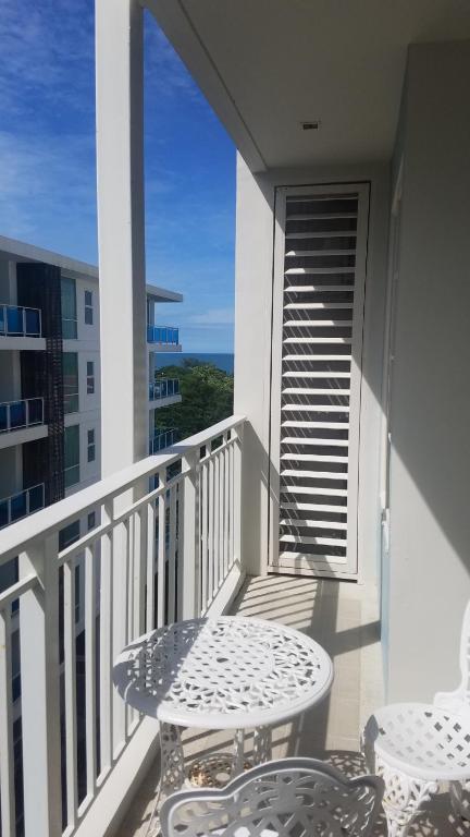 Summer Huahin Condo by Howard photo