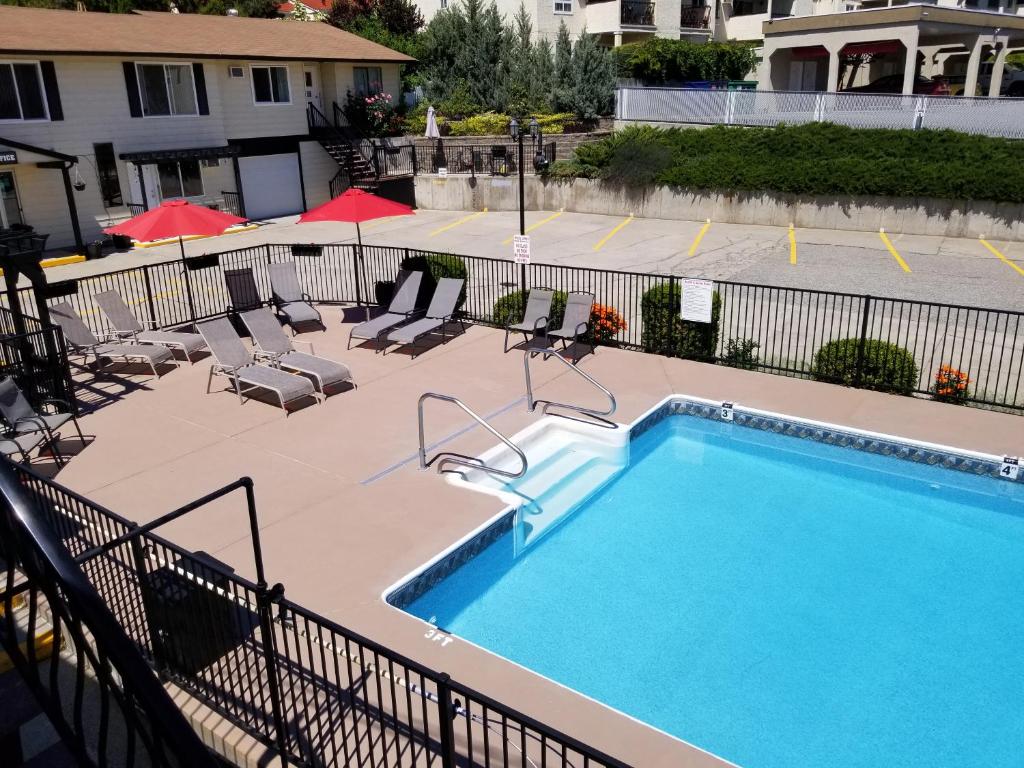 Lakeview Motel & Suites photo