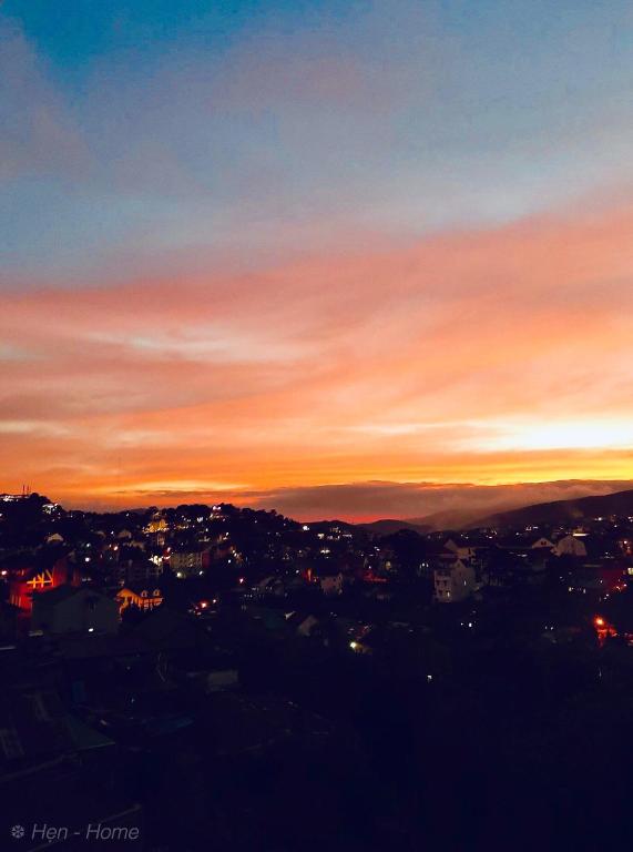 VES – PA Luxury Hotel