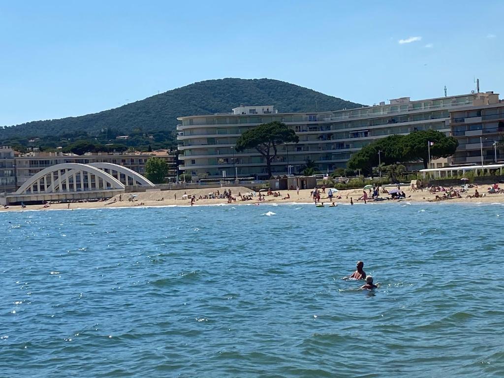 Studio 3 étoiles aperçu mer clim parking privé - 1