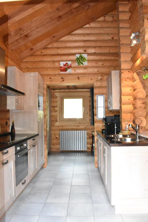 Chalet en rondins - 3 minutes des pistes - 5