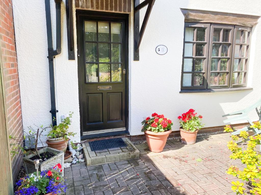 Harbourside House - Great Location - Parking - 2 En-Suites - Sleeps 5 Plus 1, Poole