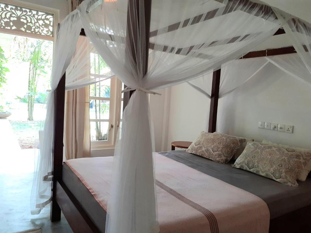 Bodhi Tree Apartment & Separate bedroom with en suite in Mirissa, Sri