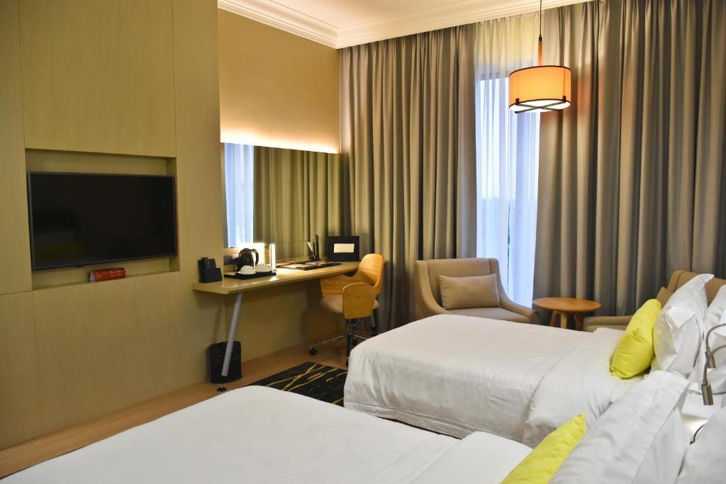 Shared lounge/TV area