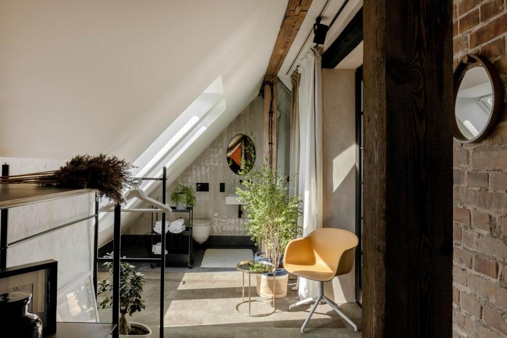 Mystictone - loft in the heart of Warsaw - Nowy Swiat ROOMTONES photo