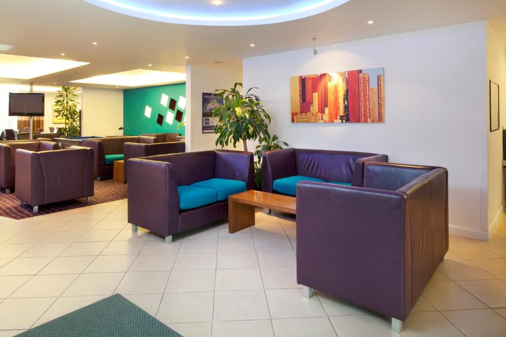 Holiday Inn Express Cambridge photo