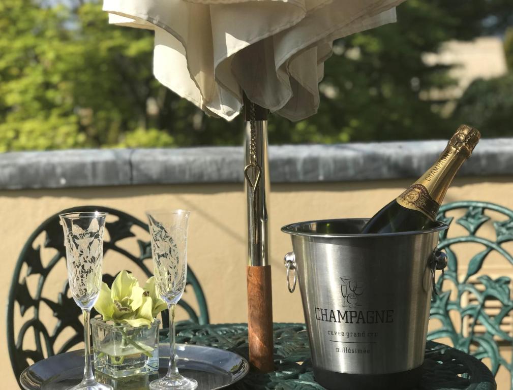 クーム ハウス (Coombe House) 館内設備