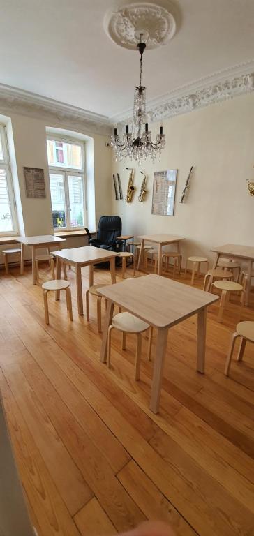 Shared lounge/TV area, Buch-Ein-Bett Hostel in Hamburg