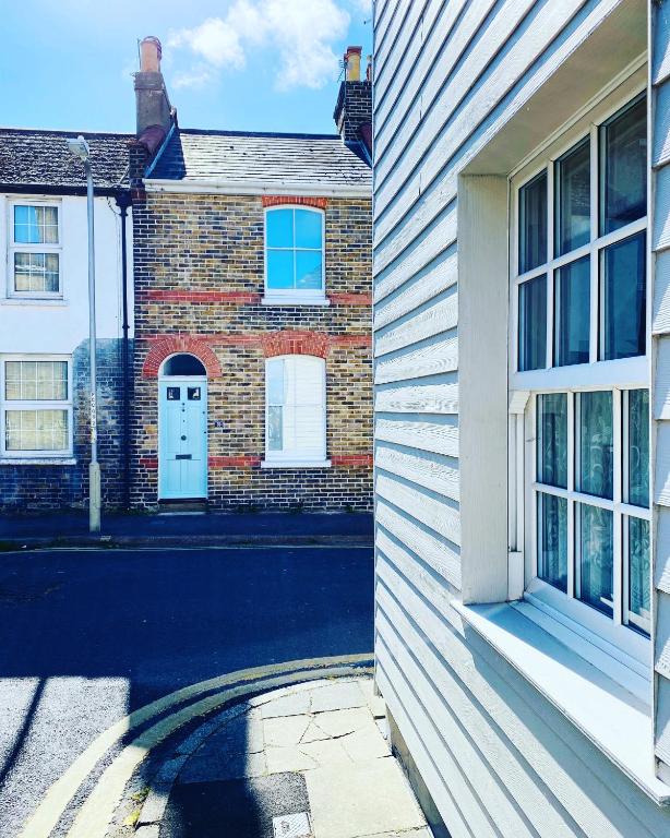 Prospect Cottage 5 mins walk to the beach