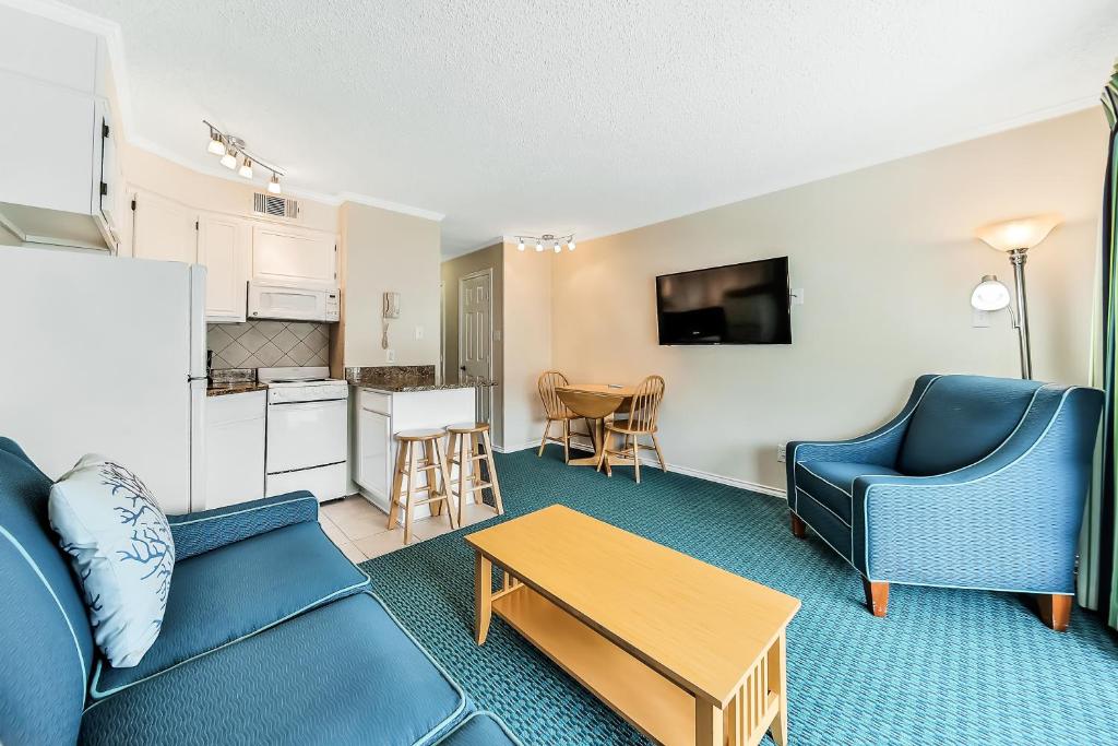 Casa Del Mar Beachfront Suites Photo 16