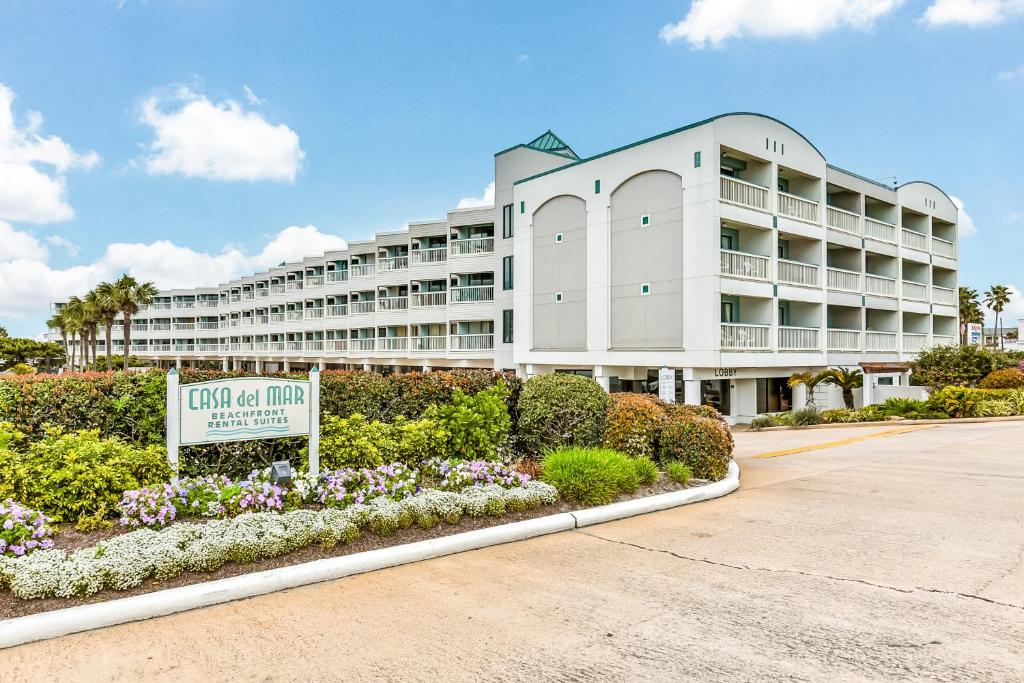 Casa Del Mar Beachfront Suites Photo 24