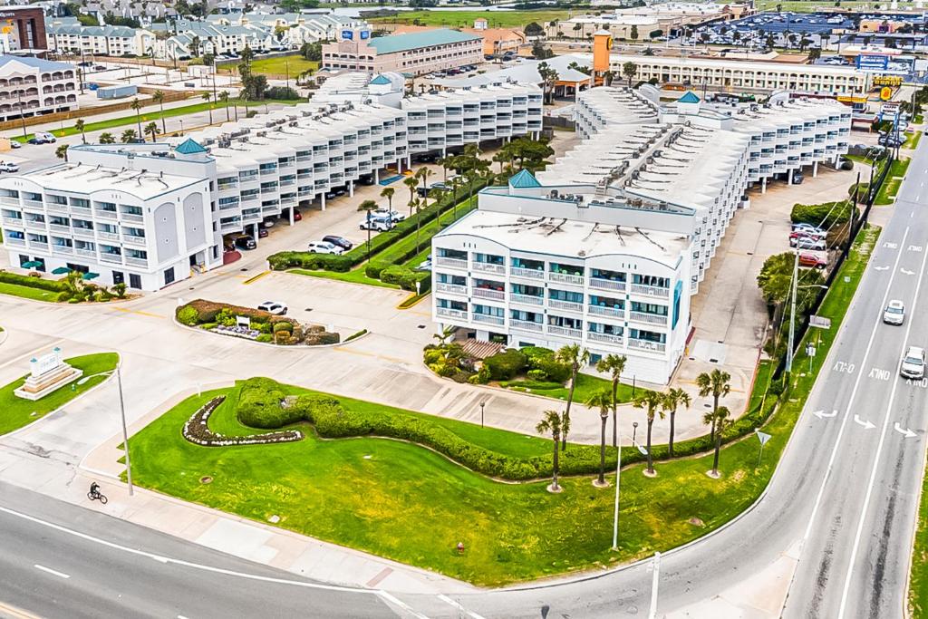 Casa Del Mar Beachfront Suites Photo 27