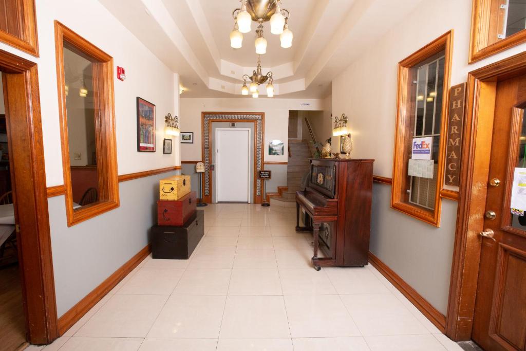 The Rialto Hotel photo