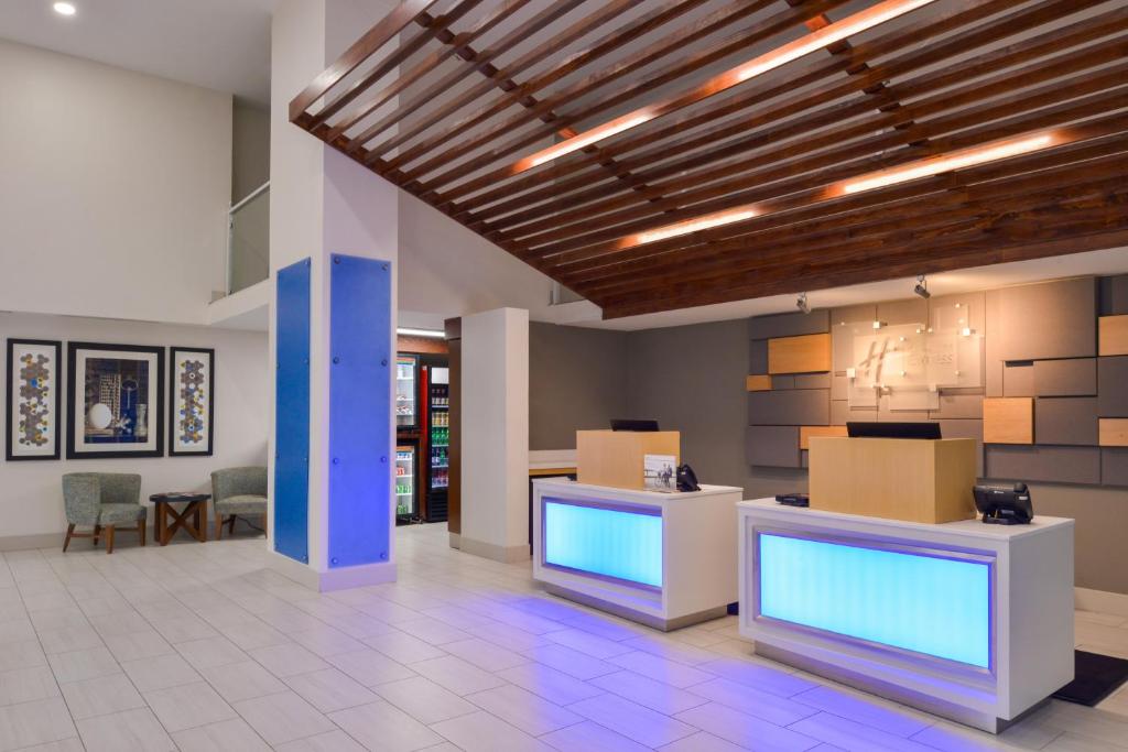 Holiday Inn Express And Suites Shreveport - Downtown photo
