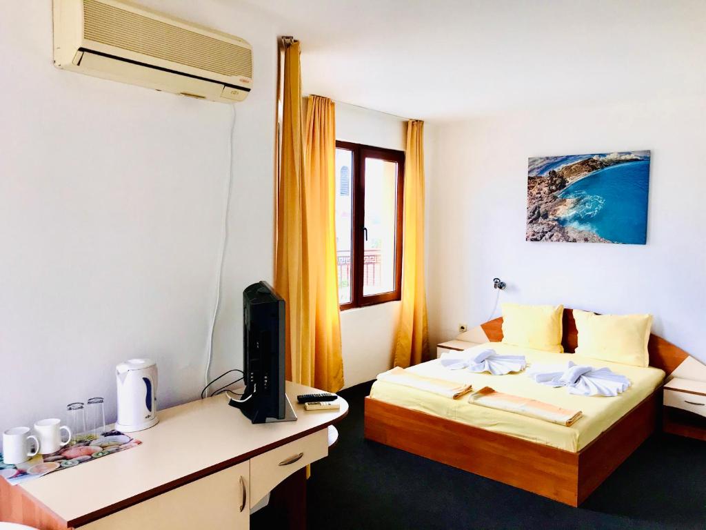 Family Hotel Danailov photo