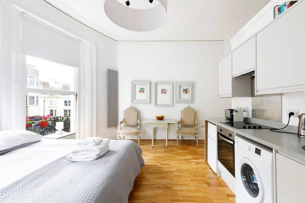 Light and spacious Brunswick by the Sea, Brighton & Hove