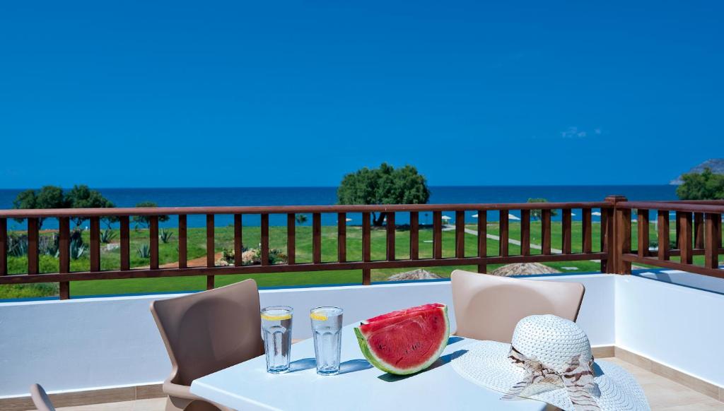 Geraniotis Beach — Hotel rooms in Platanias