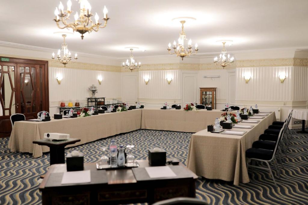 قاعة للمآدب