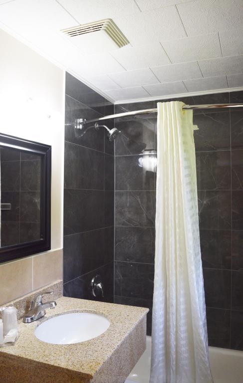 Knights Inn Arnprior Photo 7